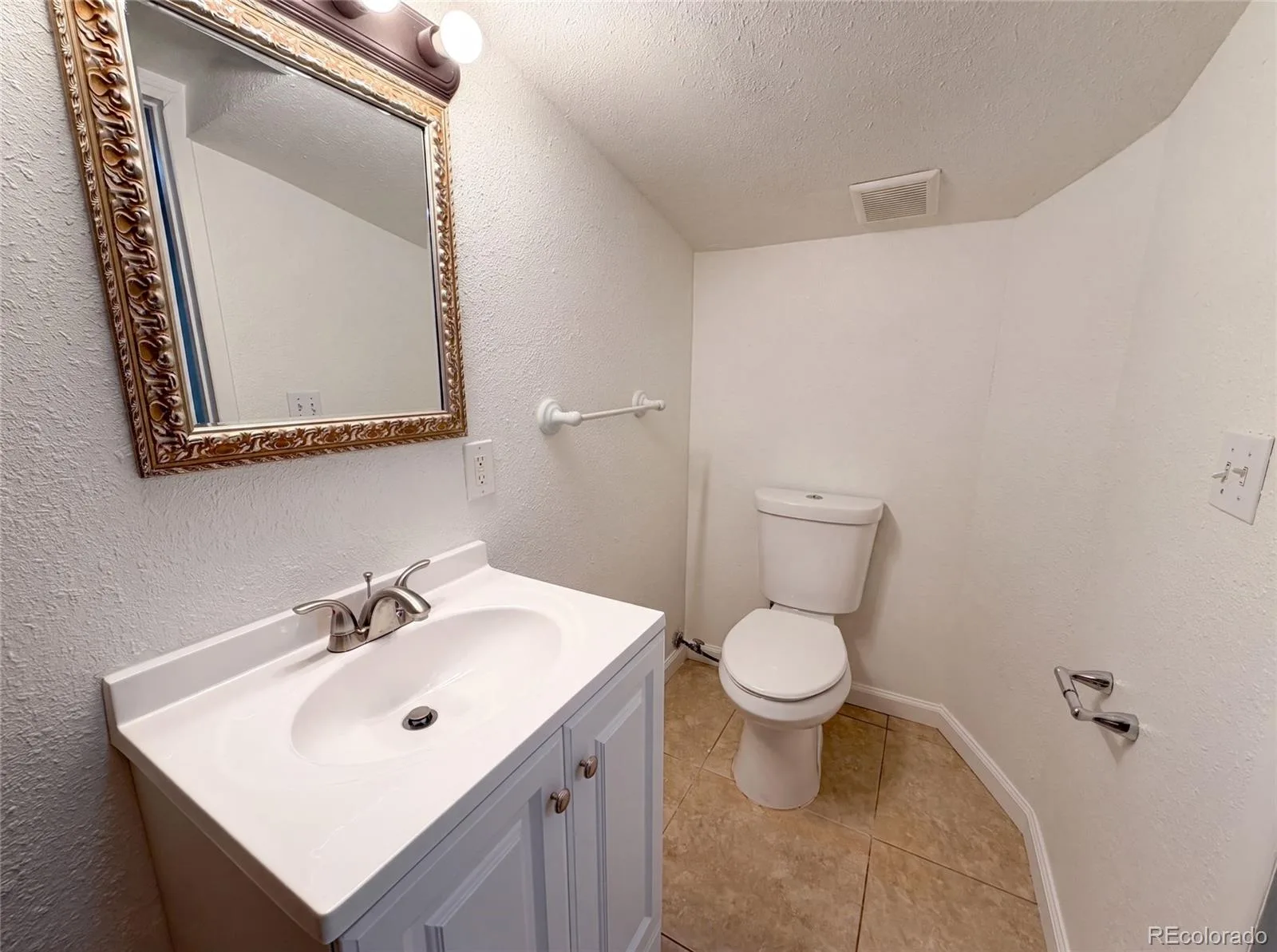 3570 Newport Street Denver CO 80207 MLS #REC6155596 07072026165307 1600 17