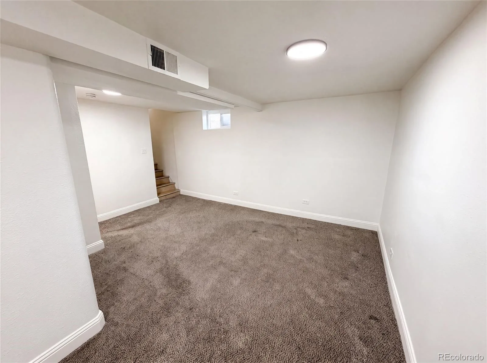 3570 Newport Street Denver CO 80207 MLS #REC6155596 07072026165307 1600 21