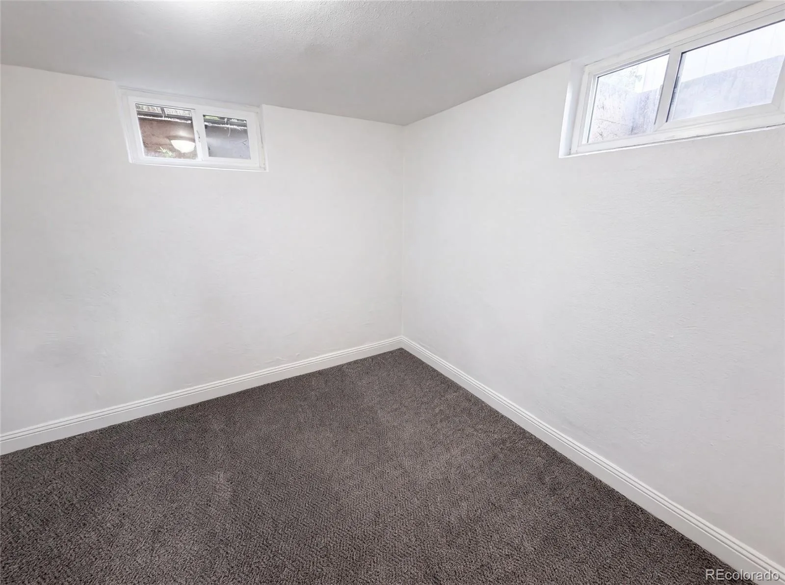 3570 Newport Street Denver CO 80207 MLS #REC6155596 07072026165307 1600 23