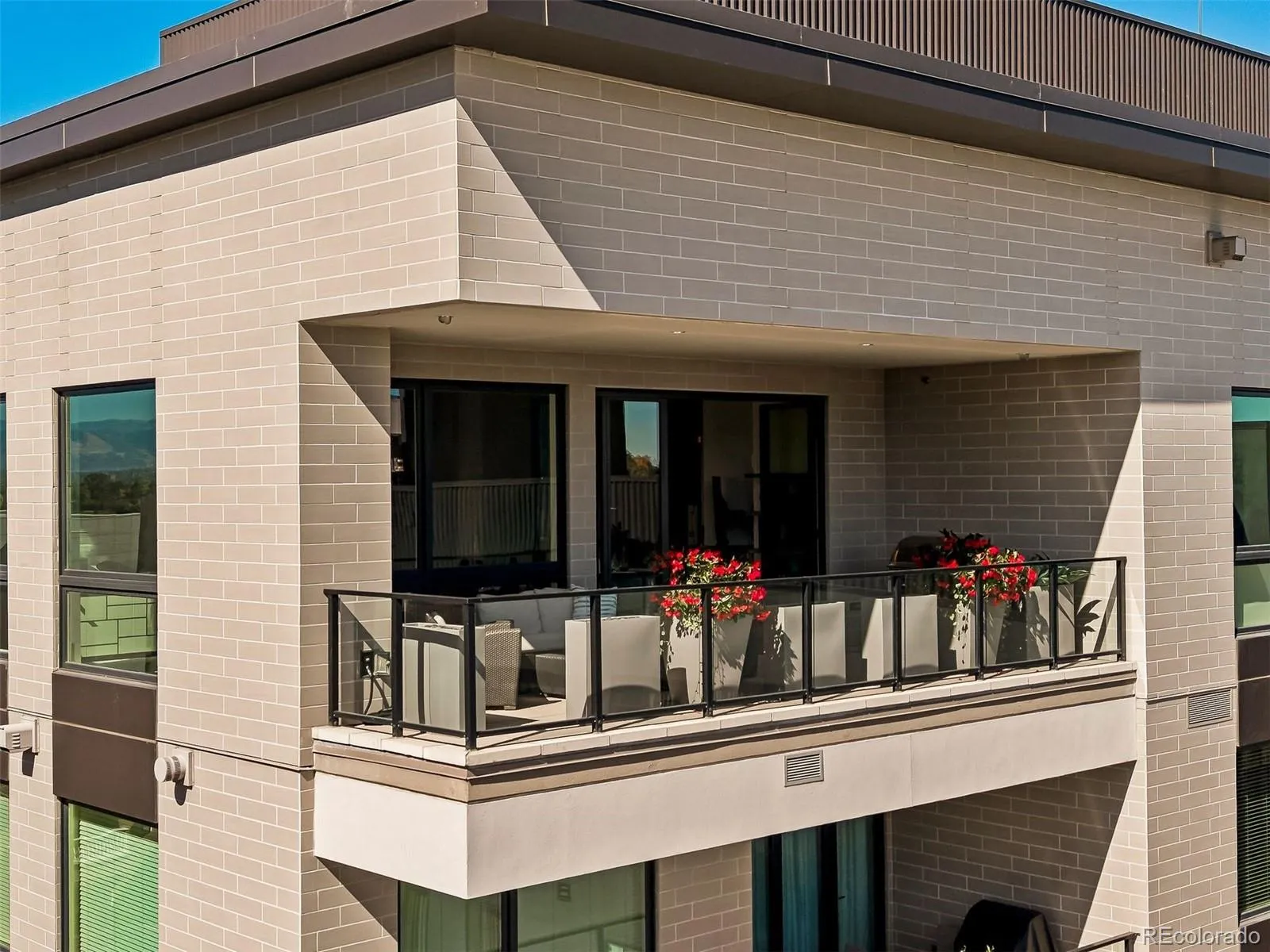 250 Columbine Street #703 Denver CO 80206 | MLS #REC6155990 05282026020104 1600 10