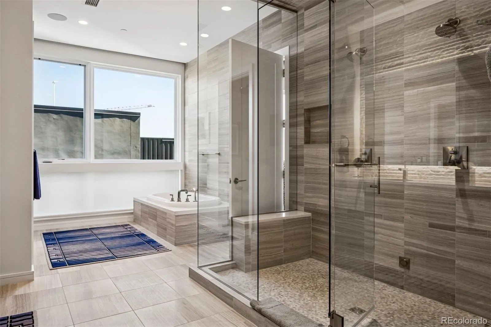 250 Columbine Street #703 Denver CO 80206 | MLS #REC6155990 05282026020104 1600 19
