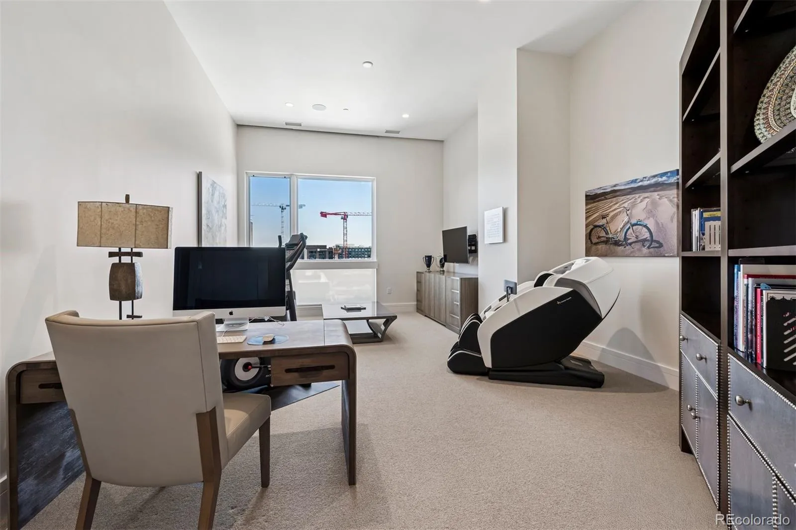 250 Columbine Street #703 Denver CO 80206 | MLS #REC6155990 05282026020104 1600 22