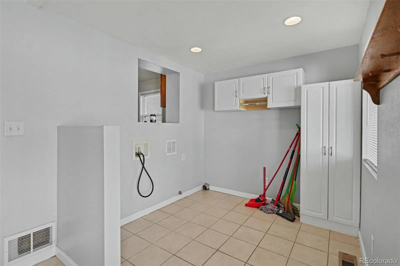 04162026174208 1600 18