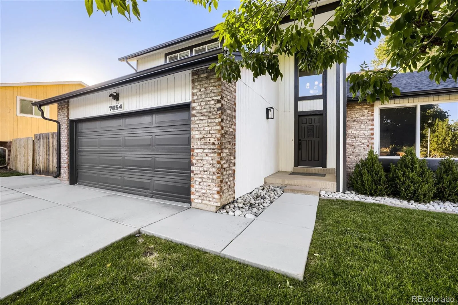 7654 W Ontario Place Littleton CO 80128 | MLS #REC6157436 08232026013255 1600 3