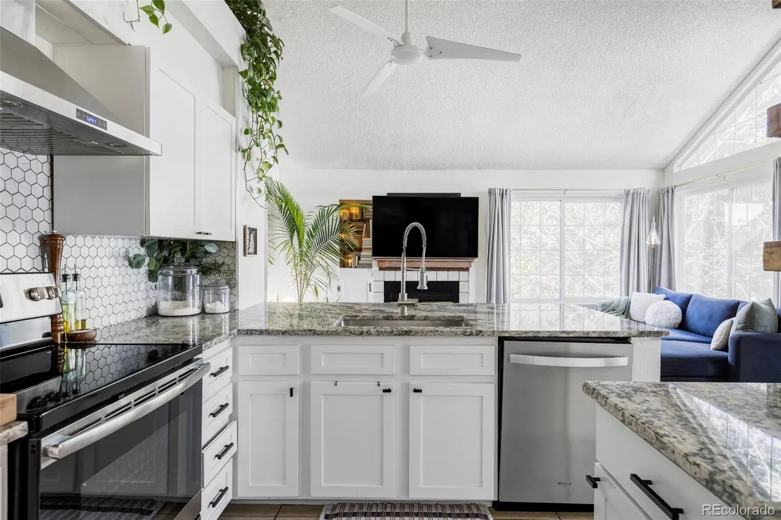 888 S Reed Court #B Lakewood CO 80226 MLS #REC6162204 02132026013826 1600 5