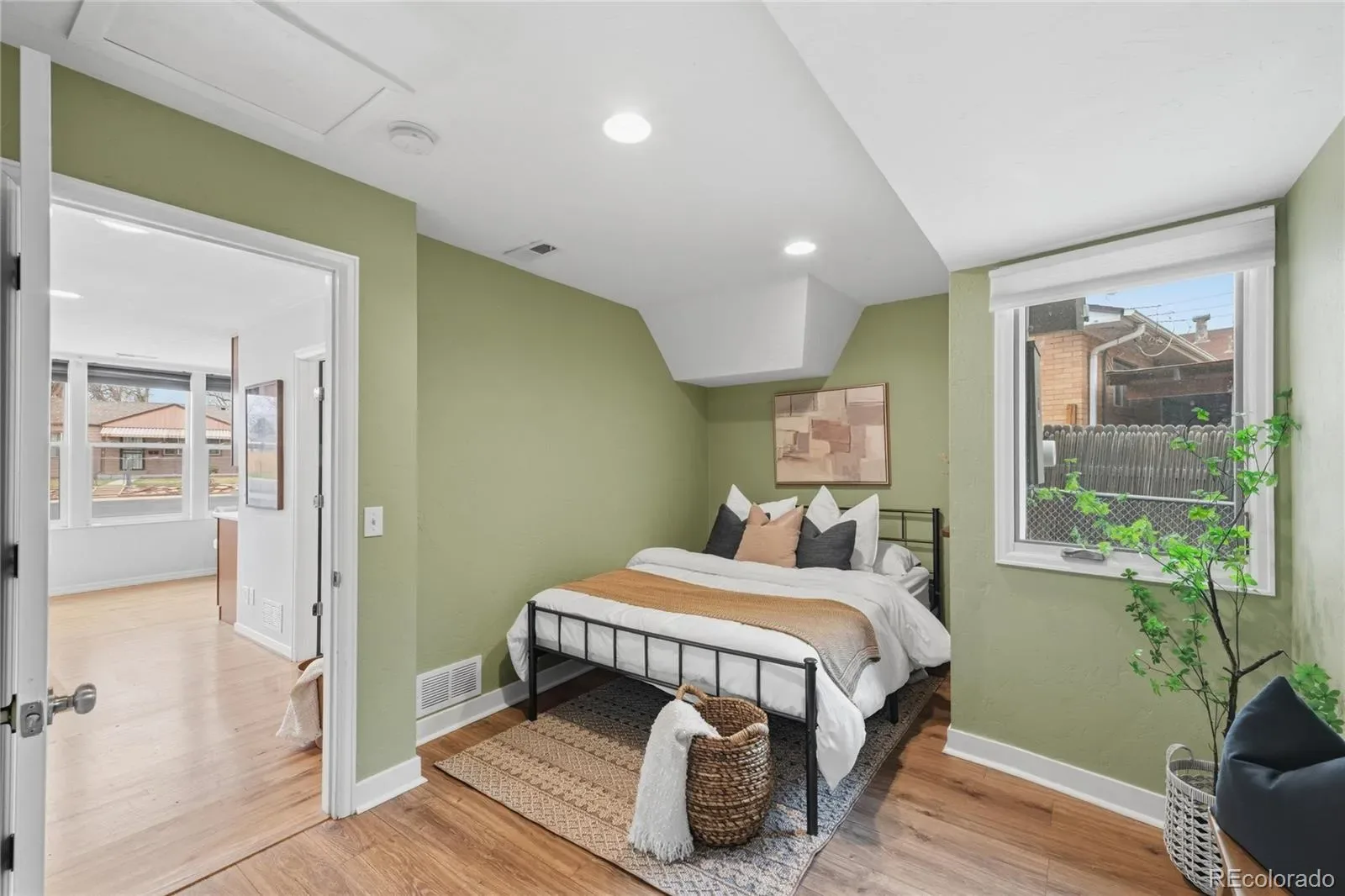 03312026005247 1600 15