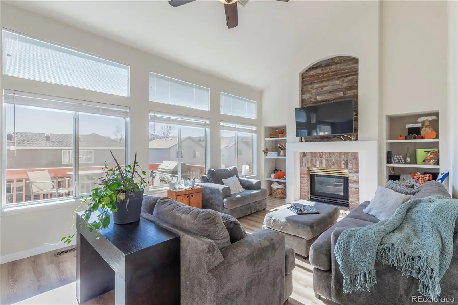 11182025181407 1600 10