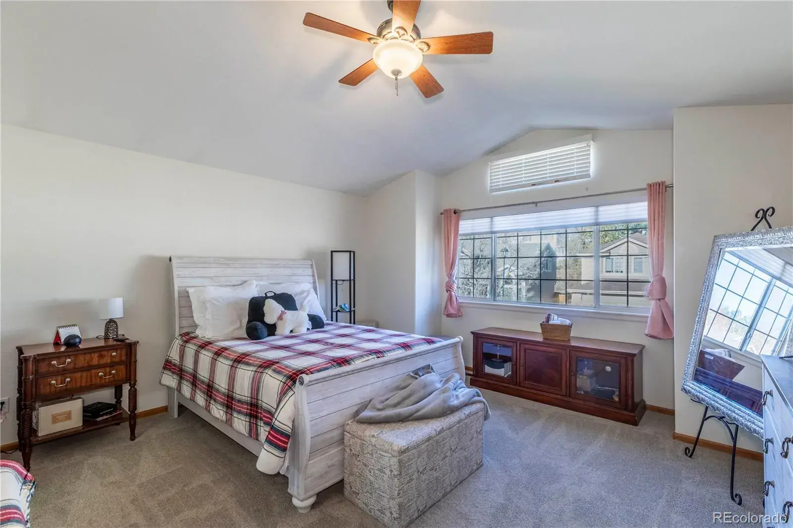 11182025181407 1600 18