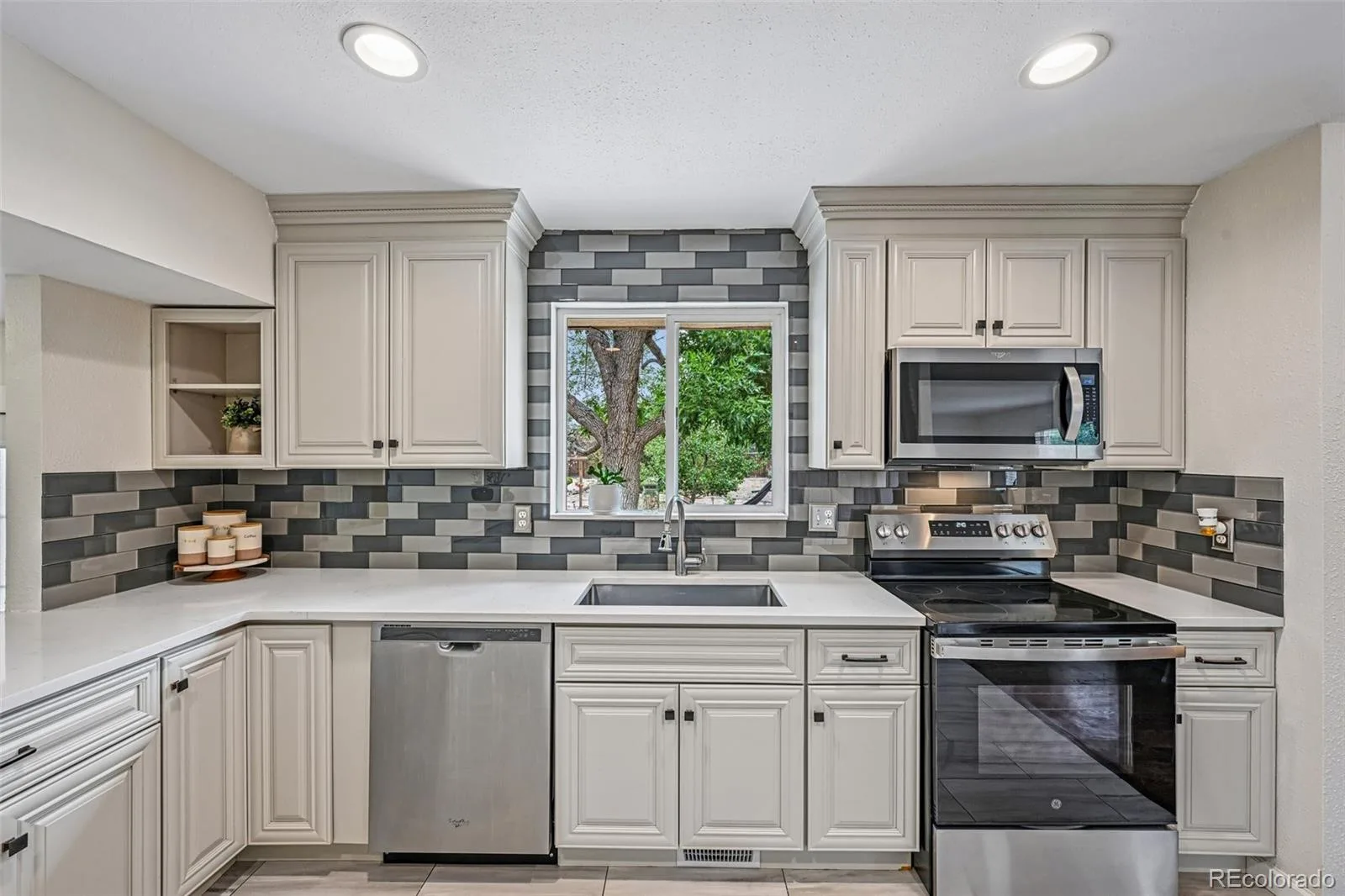 392 Zion Street Aurora CO 80011 MLS #REC6163972 07092026211339 1600 14