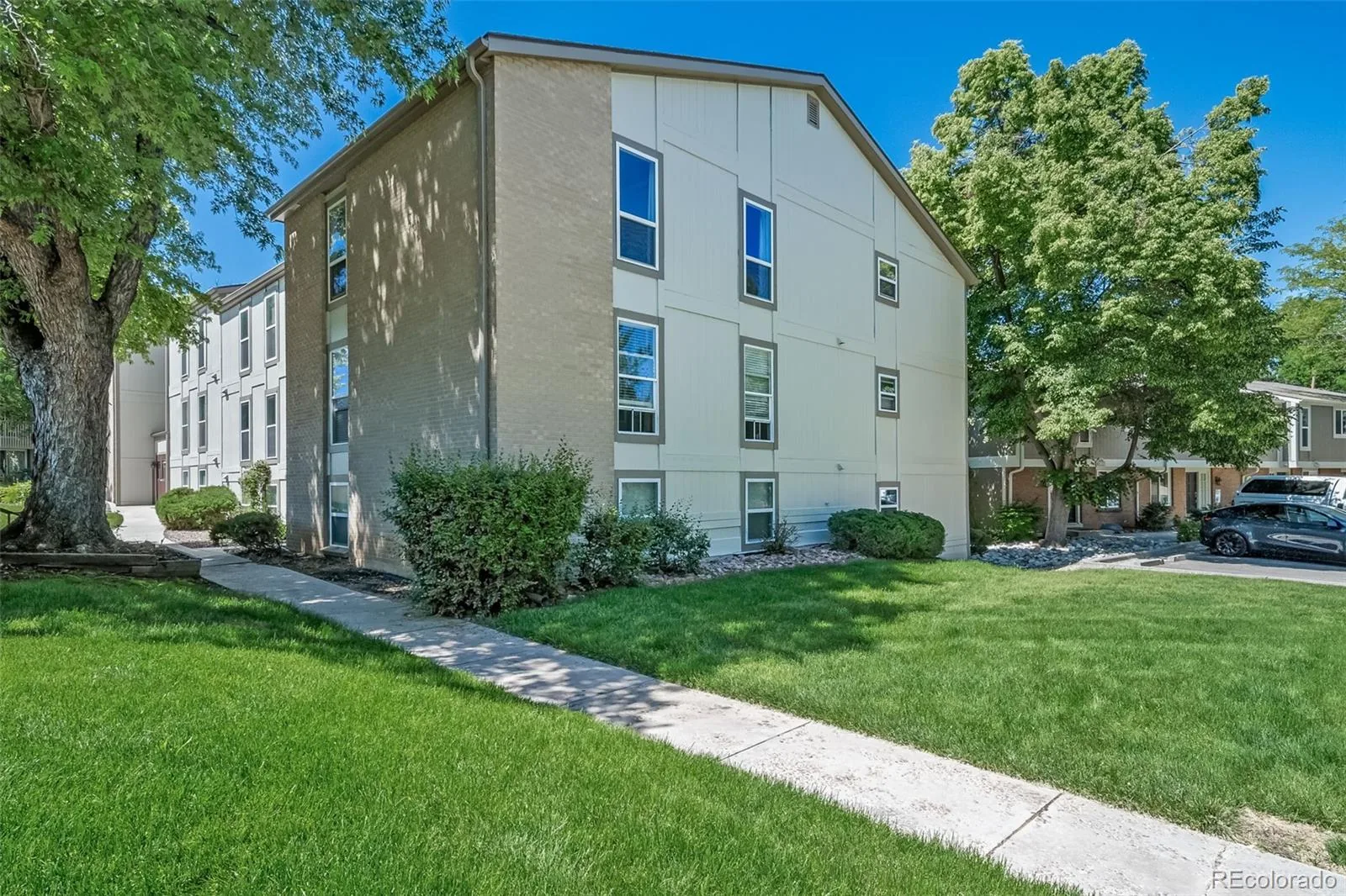 7251 S Xenia Circle #F Centennial CO 80112 | MLS #REC6166294 07302026005710 1600 1