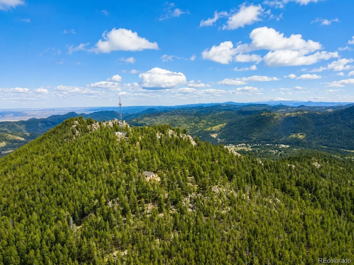 8510 Bobsled Trail Morrison CO 80465 | MLS #REC6166395 07062026191624 1200 38