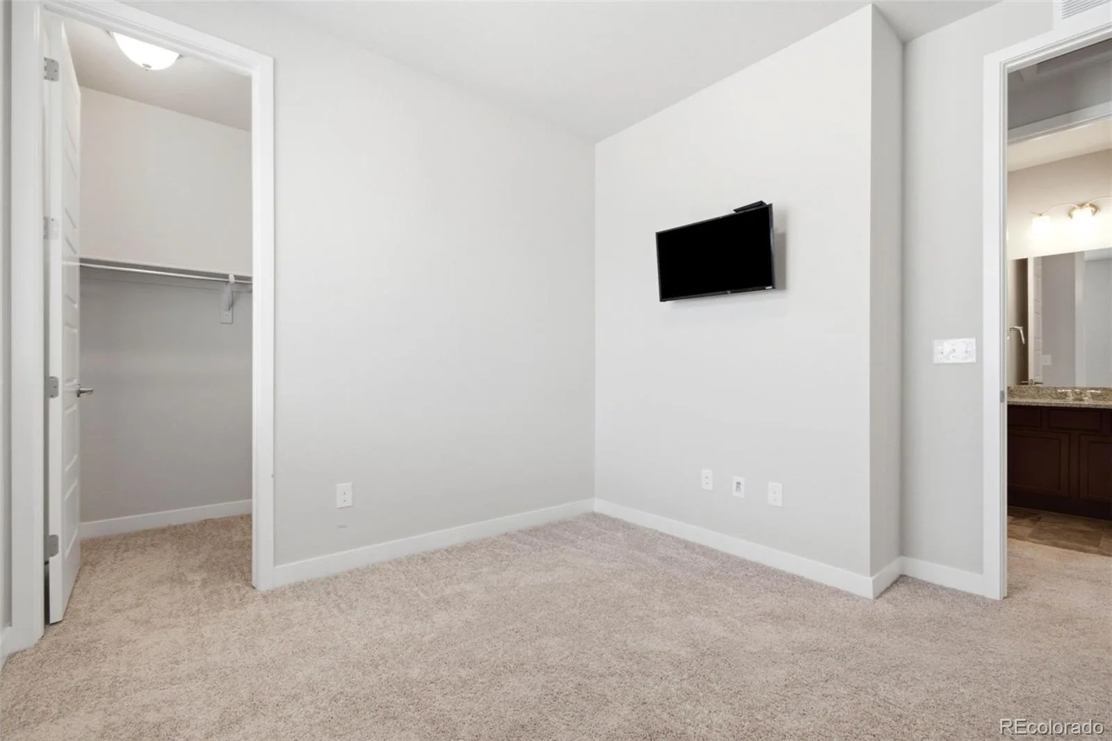 638 E Hinsdale Avenue Littleton CO 80122 | MLS #REC6167252 07102026172319 1600 23