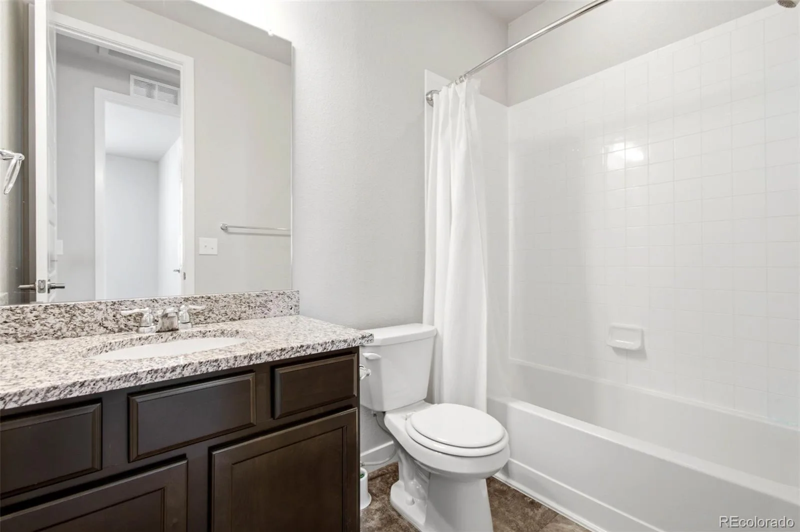 638 E Hinsdale Avenue Littleton CO 80122 | MLS #REC6167252 07102026172319 1600 25