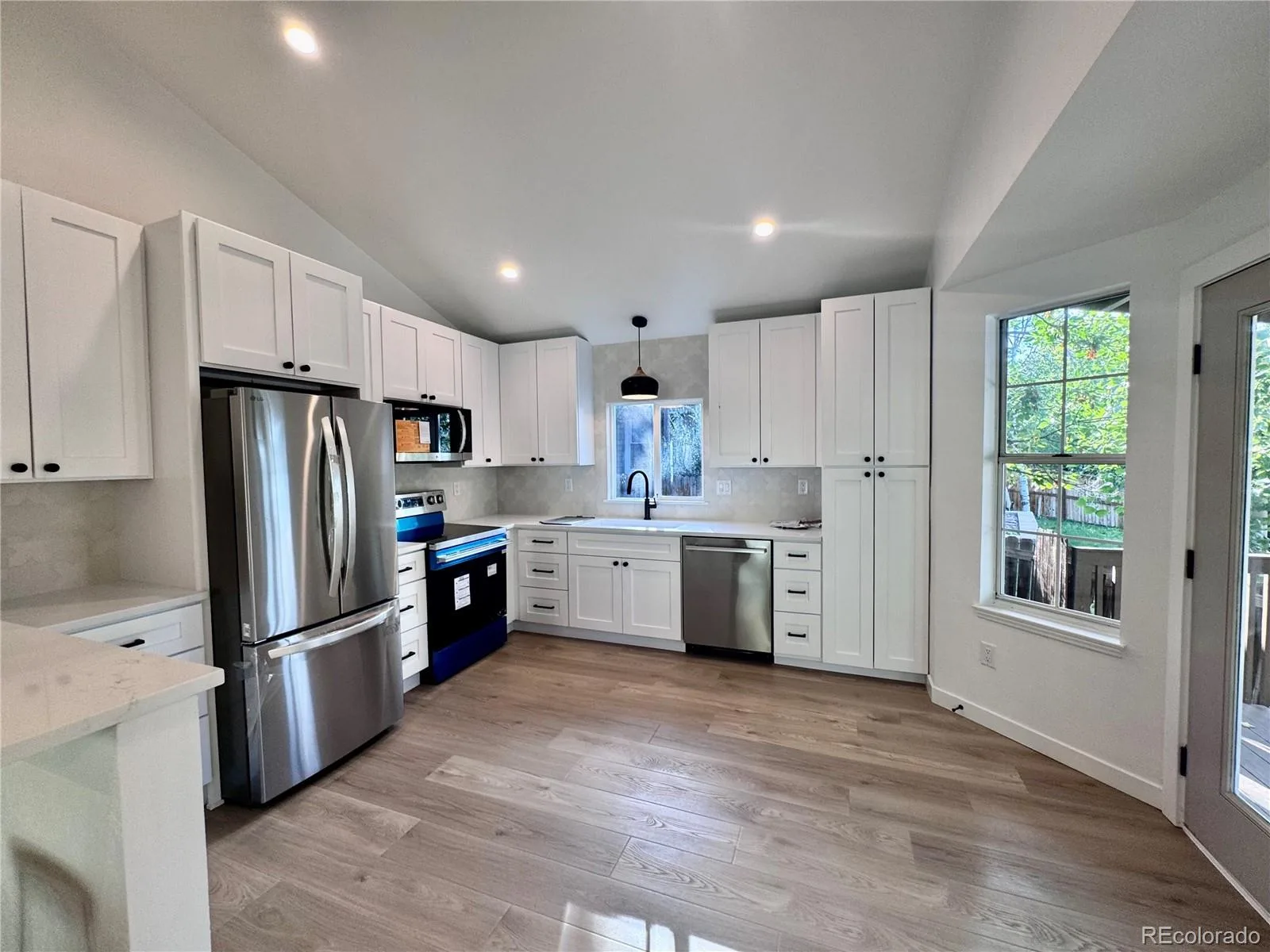 9633 W Elmhurst Place Littleton CO 80128 | MLS #REC6168543 07222026163502 1600 2