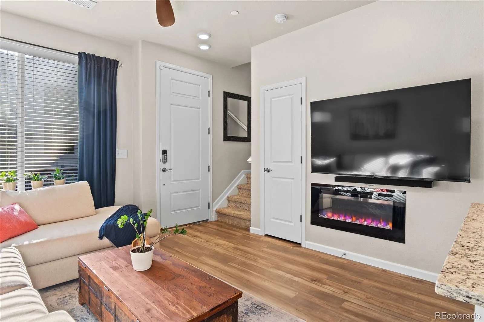 409 Millwall Circle Castle Rock CO 80108 | MLS #REC6170408 08072026044309 1600 4