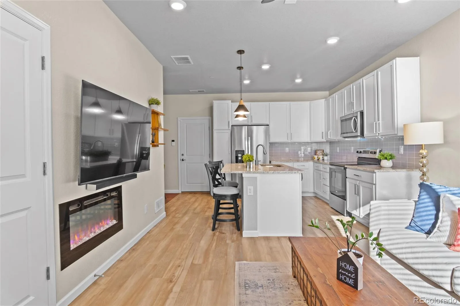 409 Millwall Circle Castle Rock CO 80108 | MLS #REC6170408 08072026044309 1600 6