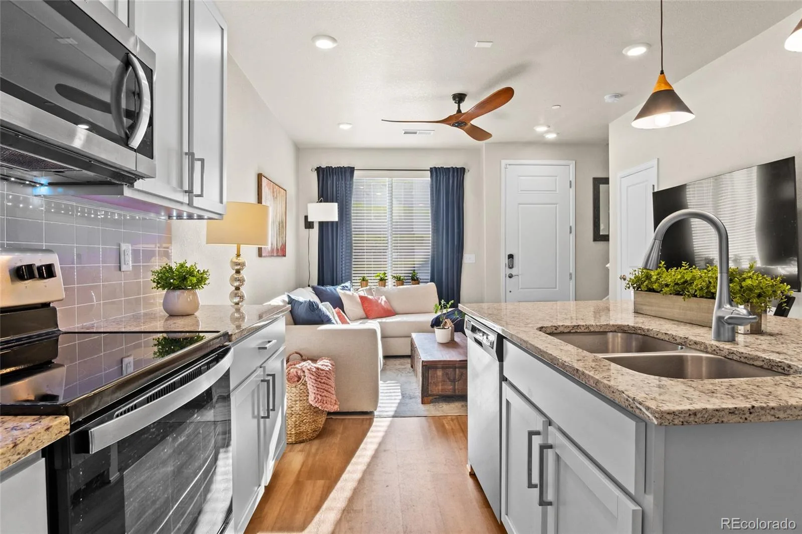 409 Millwall Circle Castle Rock CO 80108 | MLS #REC6170408 08072026044309 1600 7
