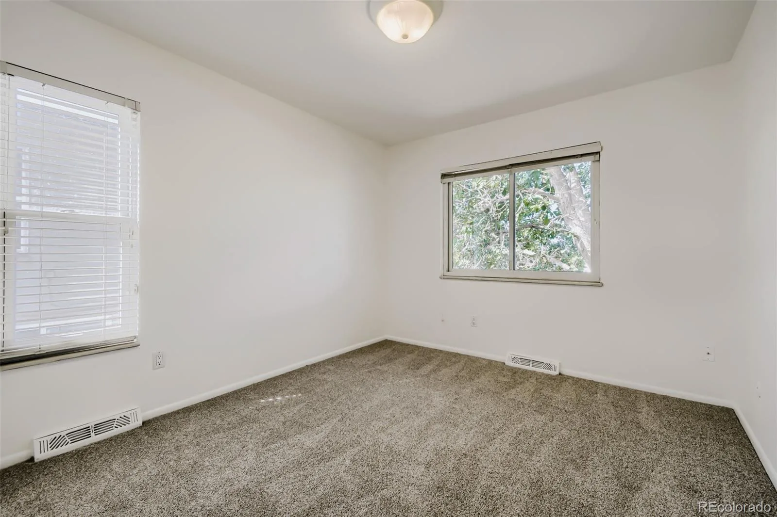 3077 S Rosemary Street Denver CO 80231 | MLS #REC6170747 07272026143513 1600 15