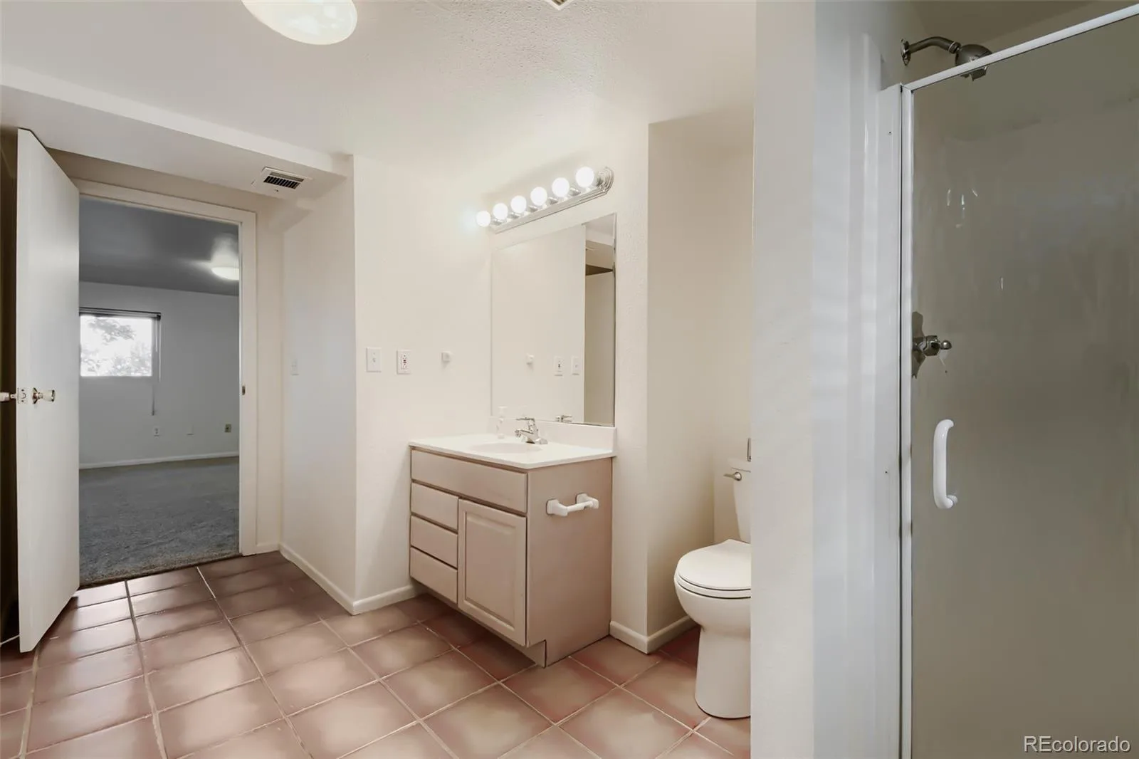 3077 S Rosemary Street Denver CO 80231 | MLS #REC6170747 07272026143513 1600 19