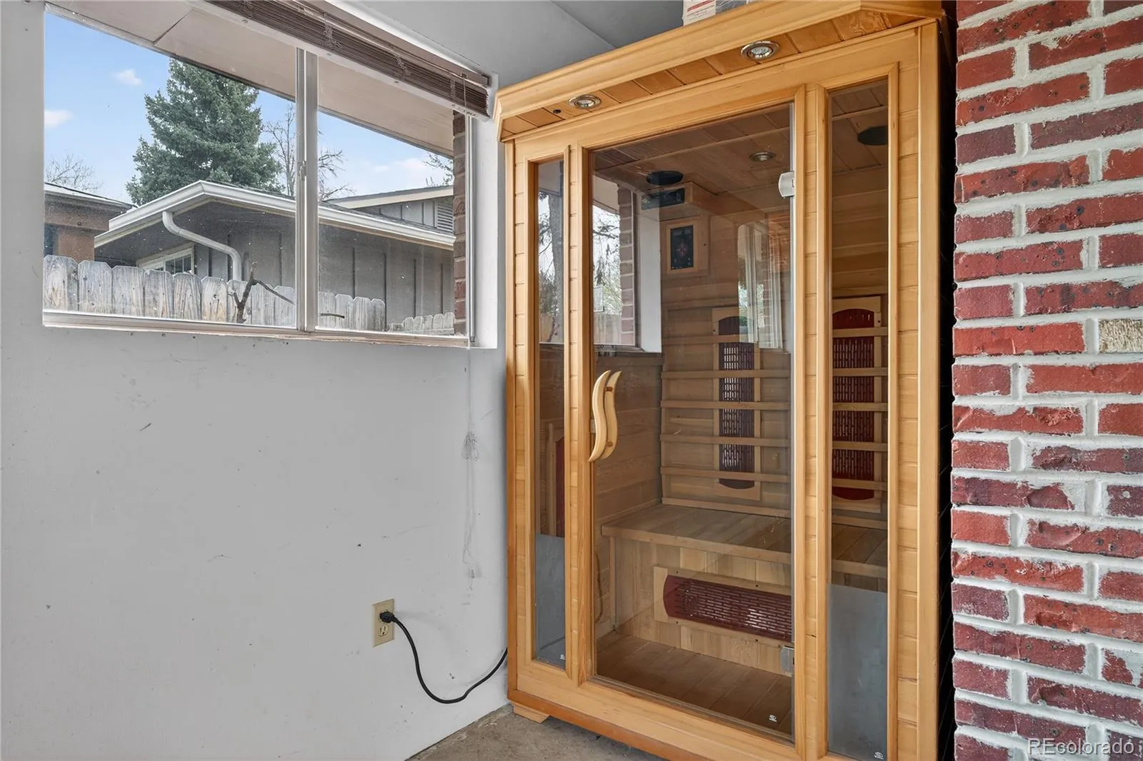 04062026230244 1600 15