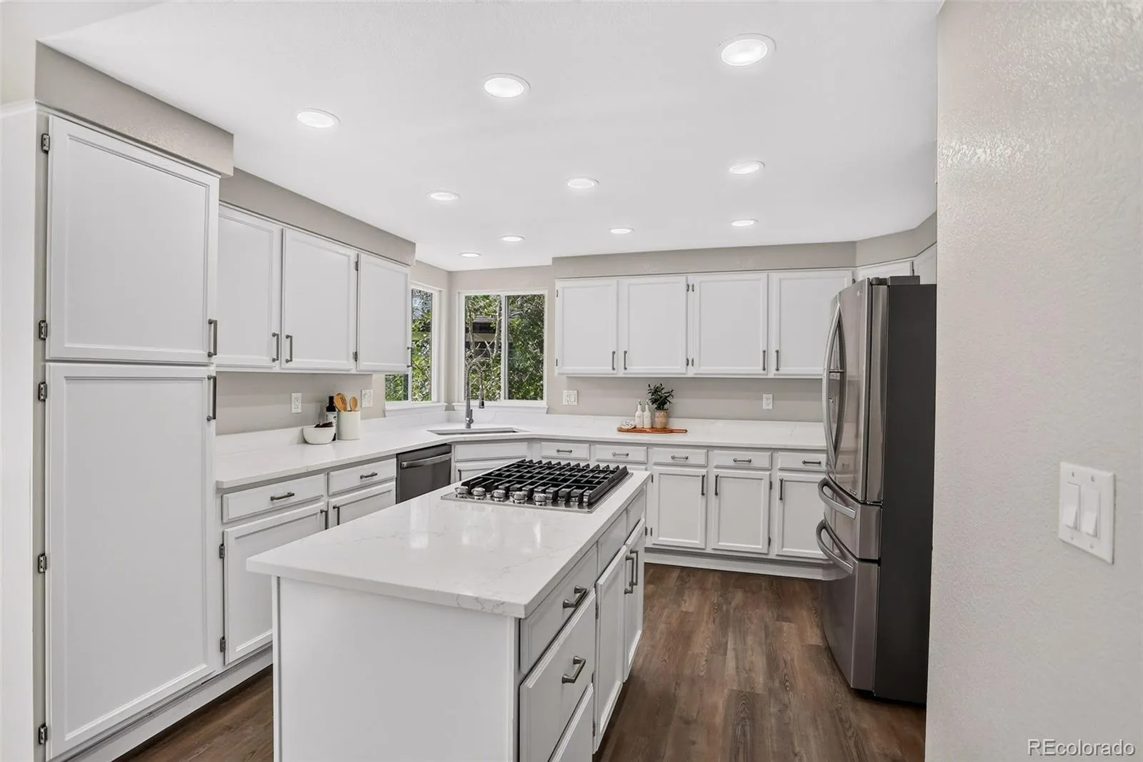 5033 S Owens Street Littleton CO 80127 | MLS #REC6171466 08142026111237 1600 10