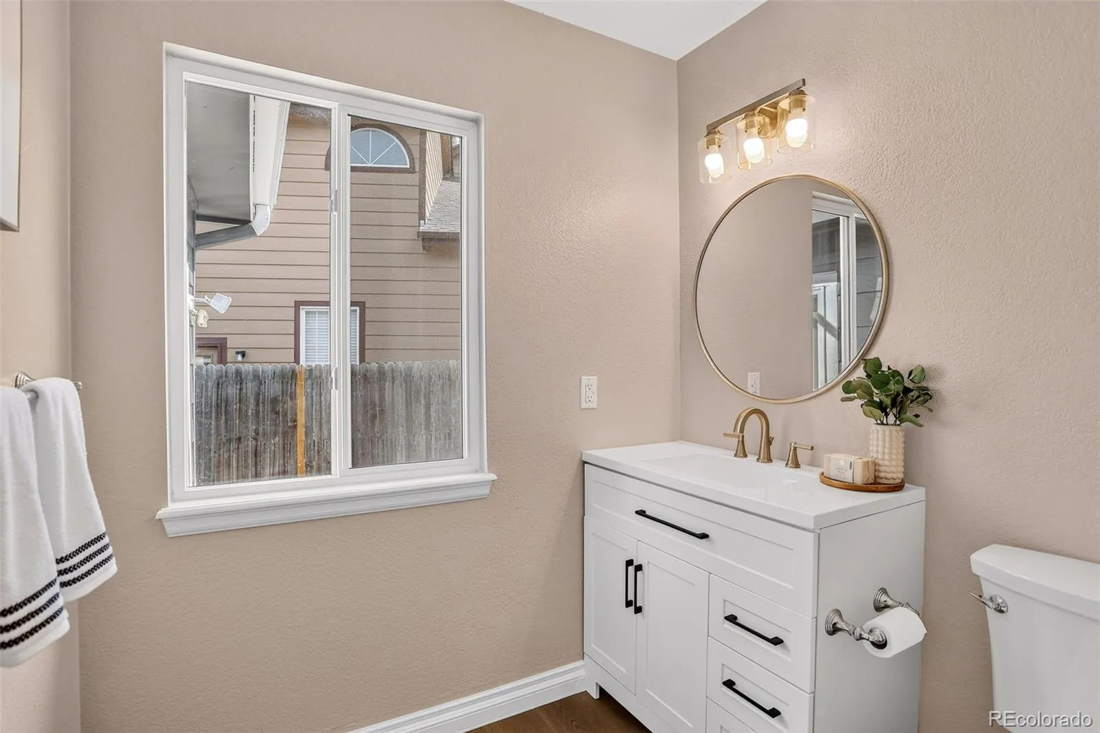 5033 S Owens Street Littleton CO 80127 | MLS #REC6171466 08142026111237 1600 19