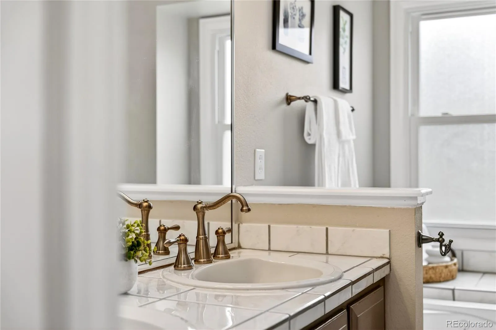 04092026152237 1600 16