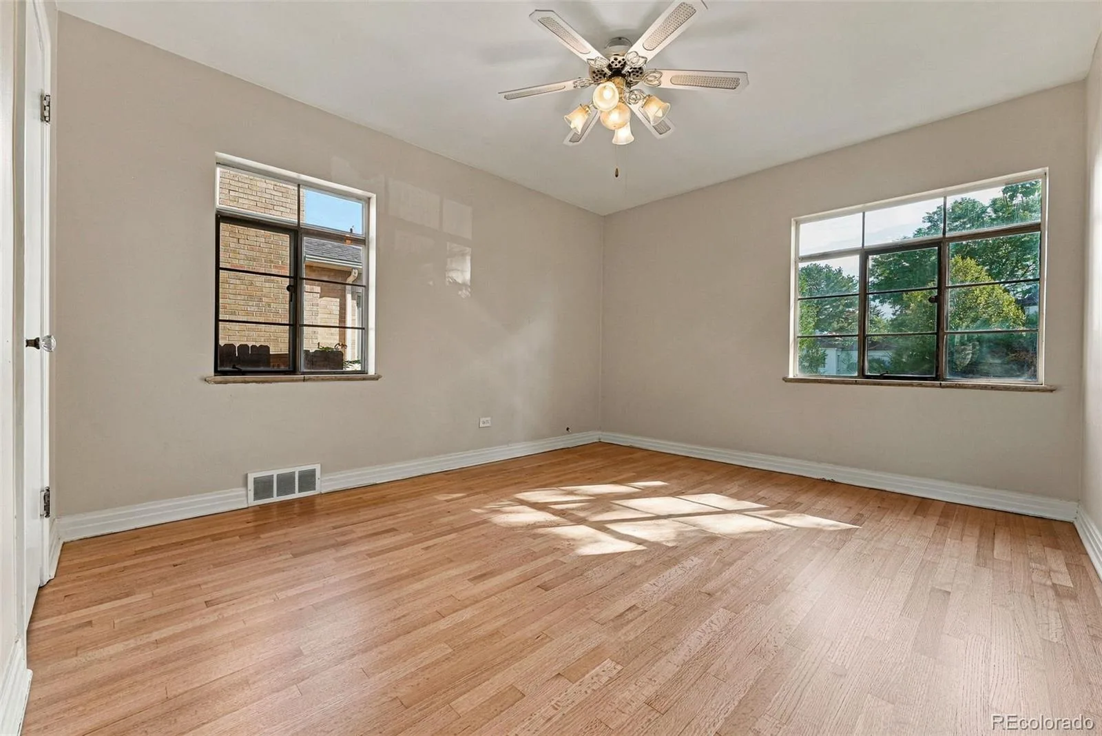 2377 Krameria Street Denver CO 80207 | MLS #REC6172319 09242026064654 1600 10
