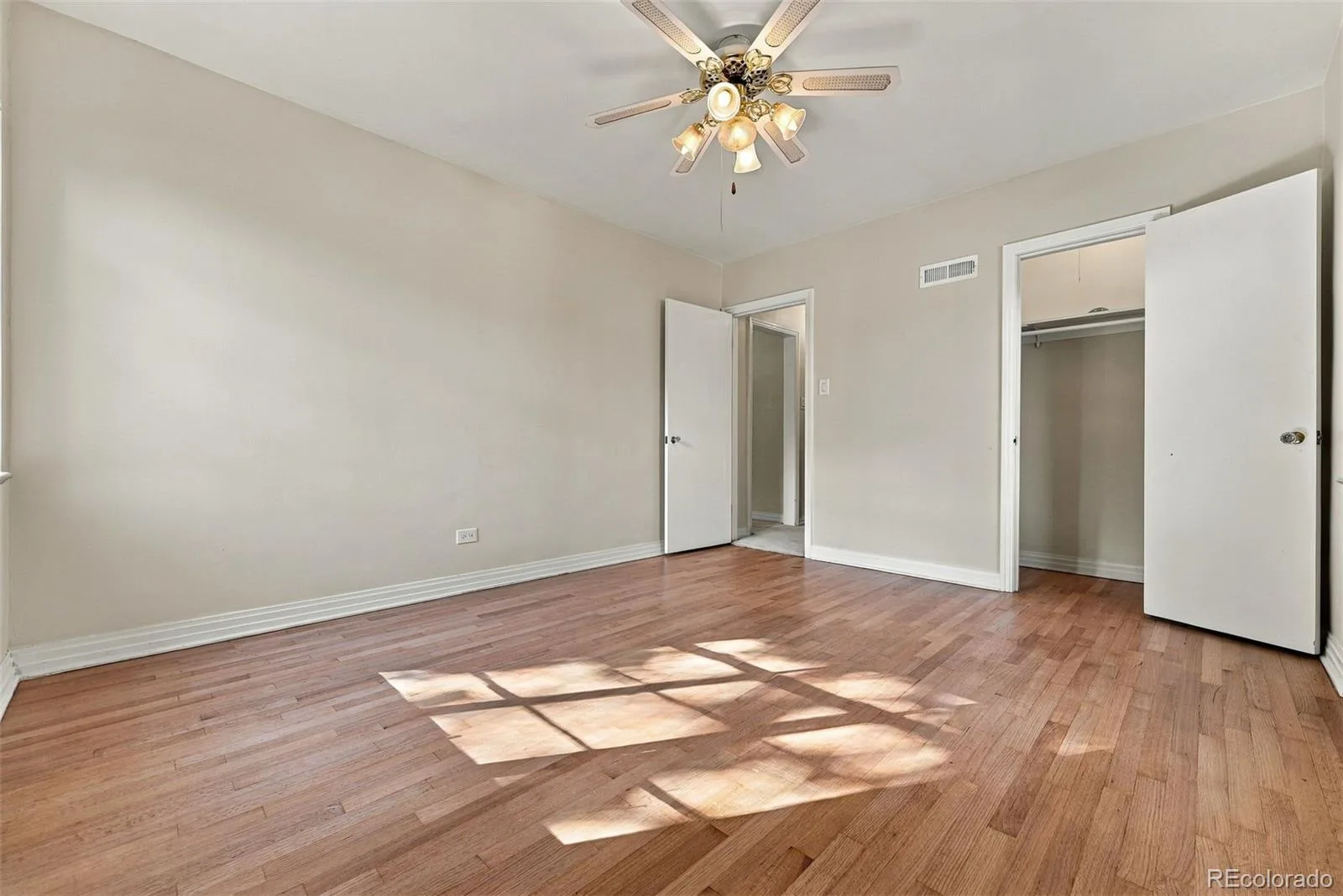2377 Krameria Street Denver CO 80207 | MLS #REC6172319 09242026064654 1600 11