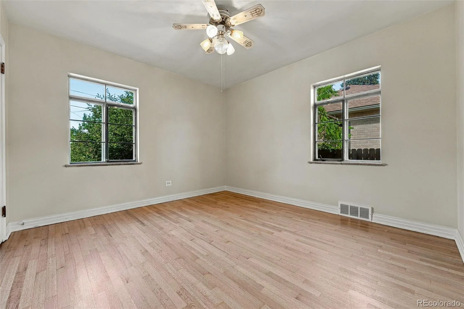 2377 Krameria Street Denver CO 80207 | MLS #REC6172319 09242026064654 1600 14