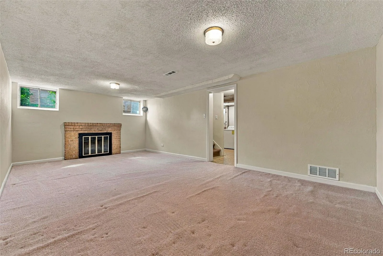 2377 Krameria Street Denver CO 80207 | MLS #REC6172319 09242026064654 1600 16