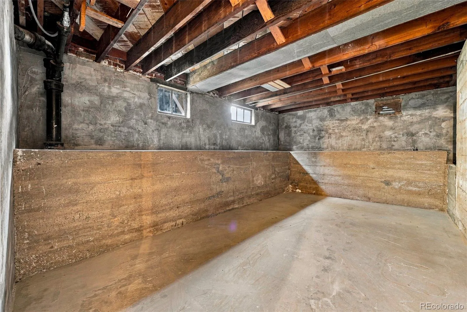 2377 Krameria Street Denver CO 80207 | MLS #REC6172319 09242026064654 1600 20