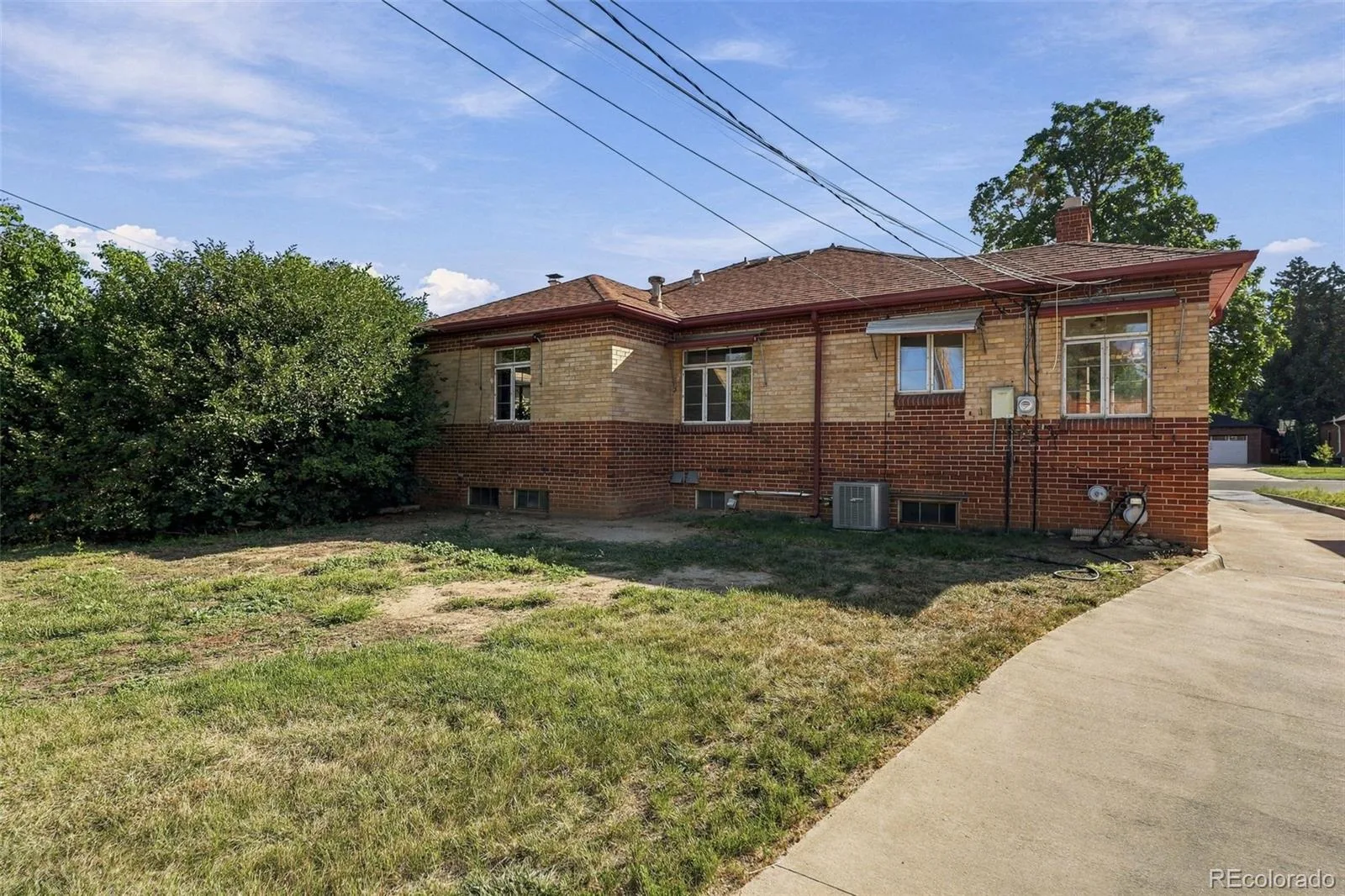 2377 Krameria Street Denver CO 80207 | MLS #REC6172319 09242026064654 1600 23