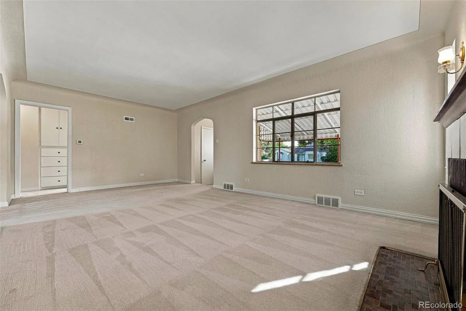2377 Krameria Street Denver CO 80207 | MLS #REC6172319 09242026064654 1600 4