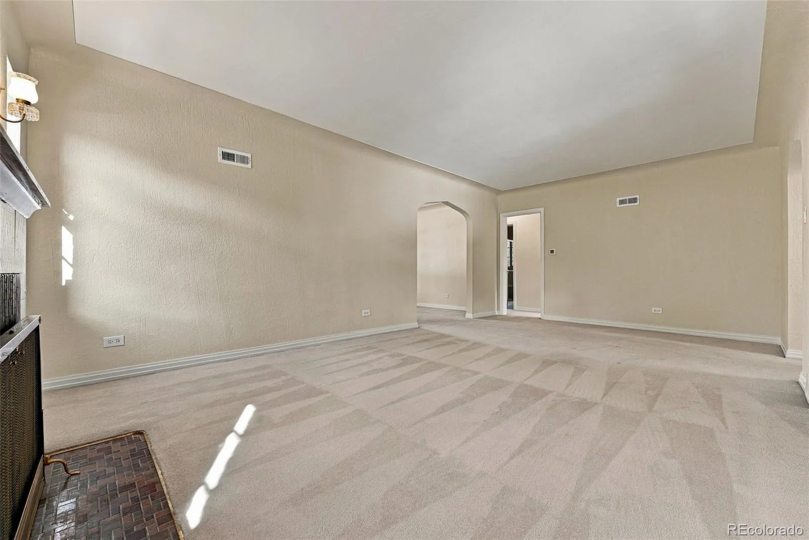 2377 Krameria Street Denver CO 80207 | MLS #REC6172319 09242026064654 1600 5