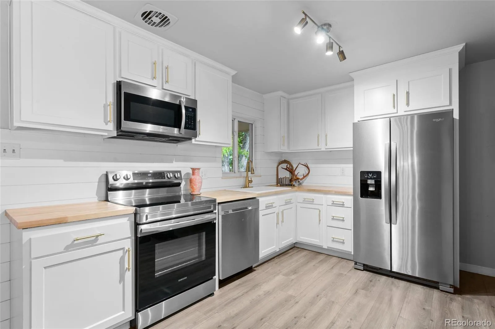 6487 Independence Way Arvada CO 80004 | MLS #REC6174167 08032026232256 1600 11