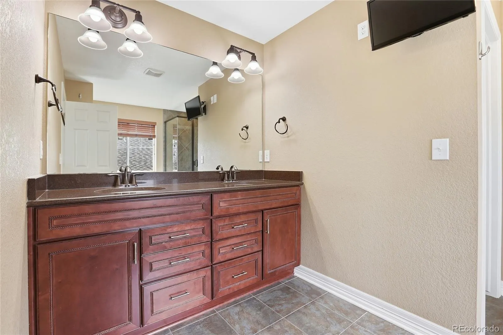 04102026152510 1600 18