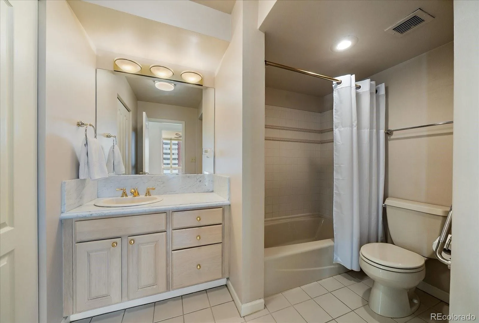3100 E Cherry Creek South Drive #1302 Denver CO 80209 | MLS #REC6176547 09222026115518 1600 22