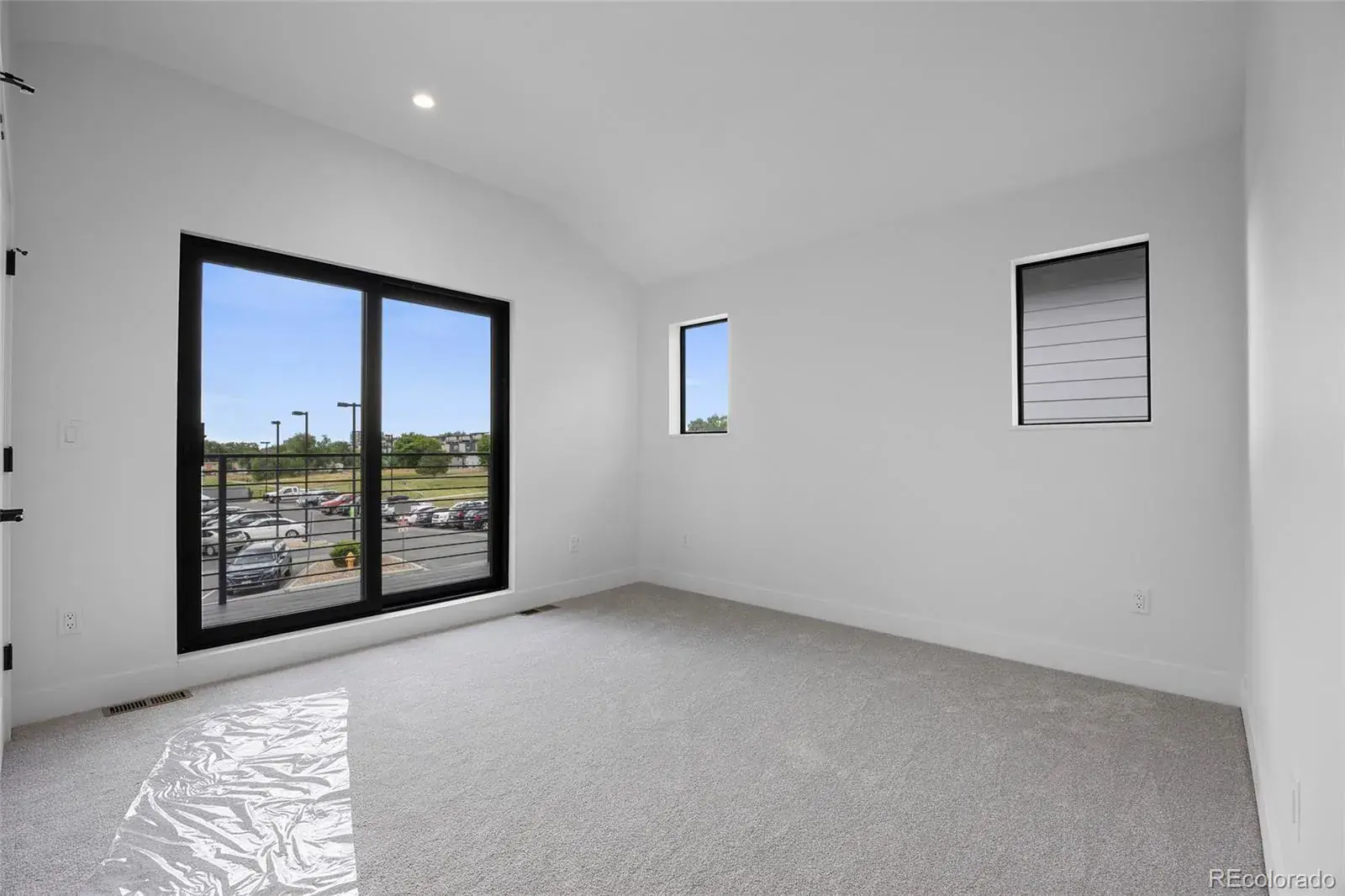 01192026010738 1600 24