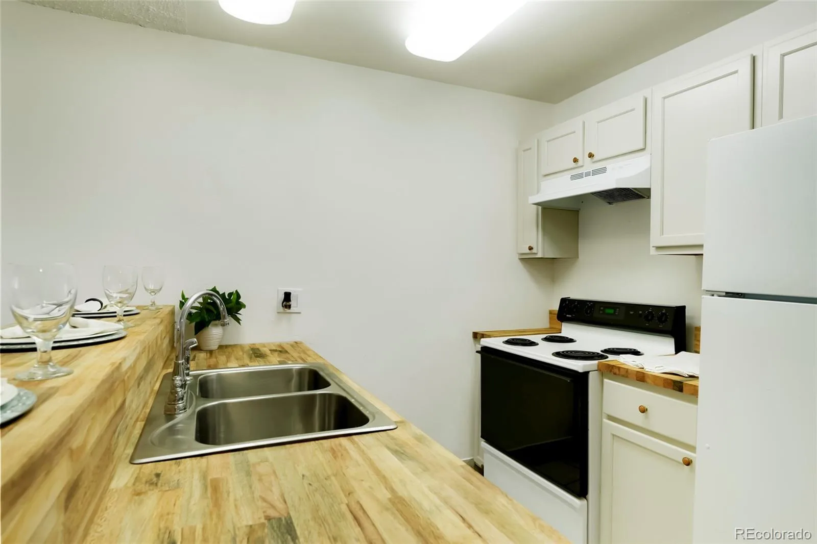 747 W 96th Avenue #12 Thornton CO 80260 MLS #REC6179661 06022026185219 1600 14