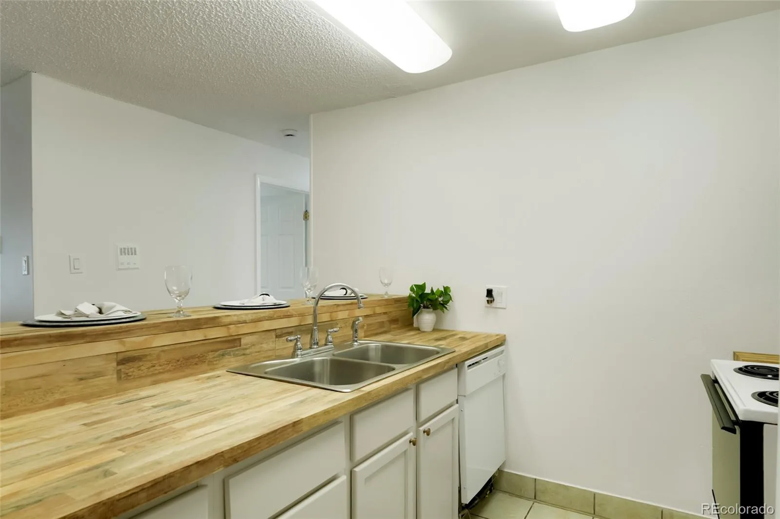 747 W 96th Avenue #12 Thornton CO 80260 MLS #REC6179661 06022026185219 1600 15