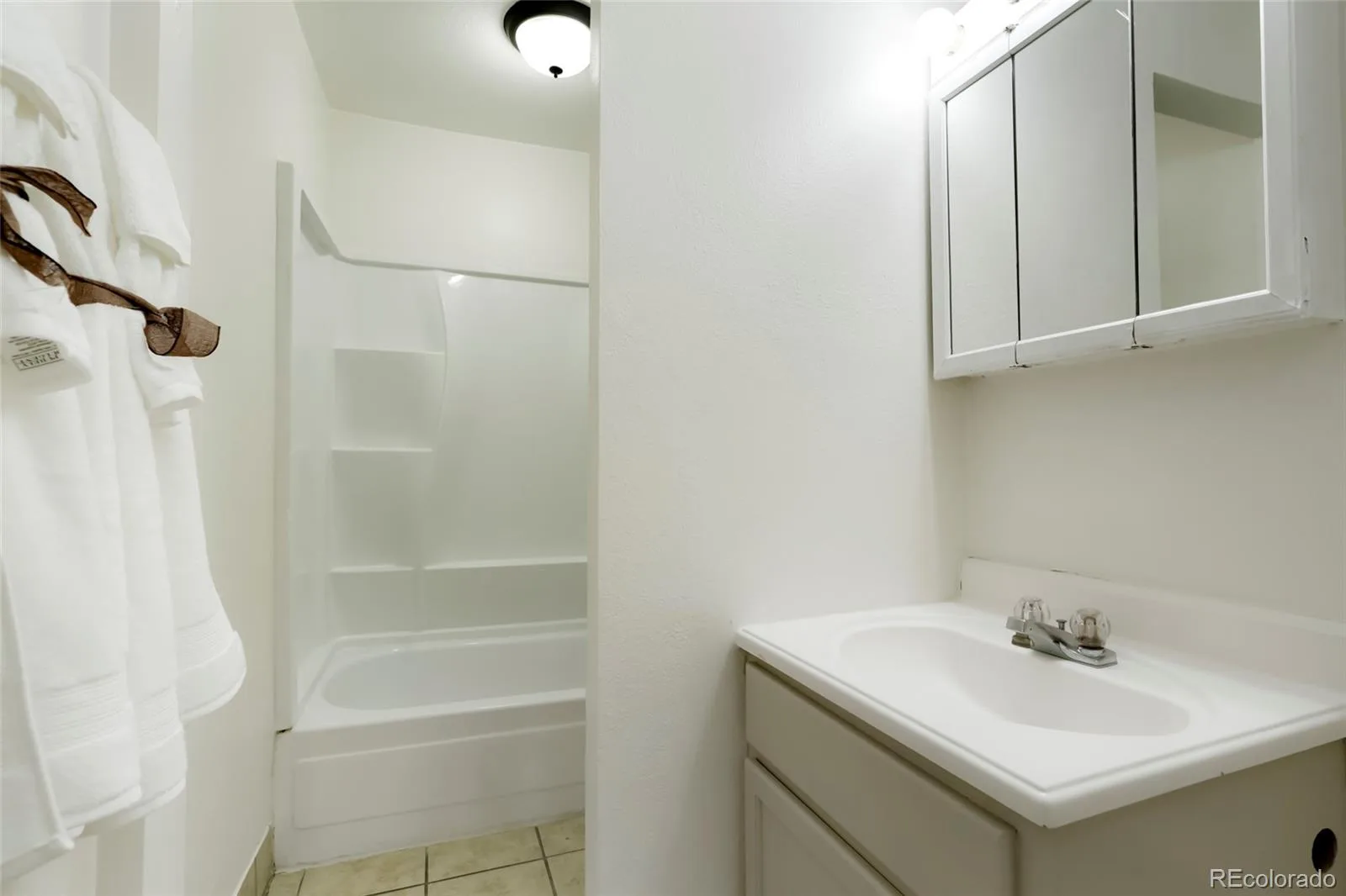 747 W 96th Avenue #12 Thornton CO 80260 MLS #REC6179661 06022026185219 1600 19