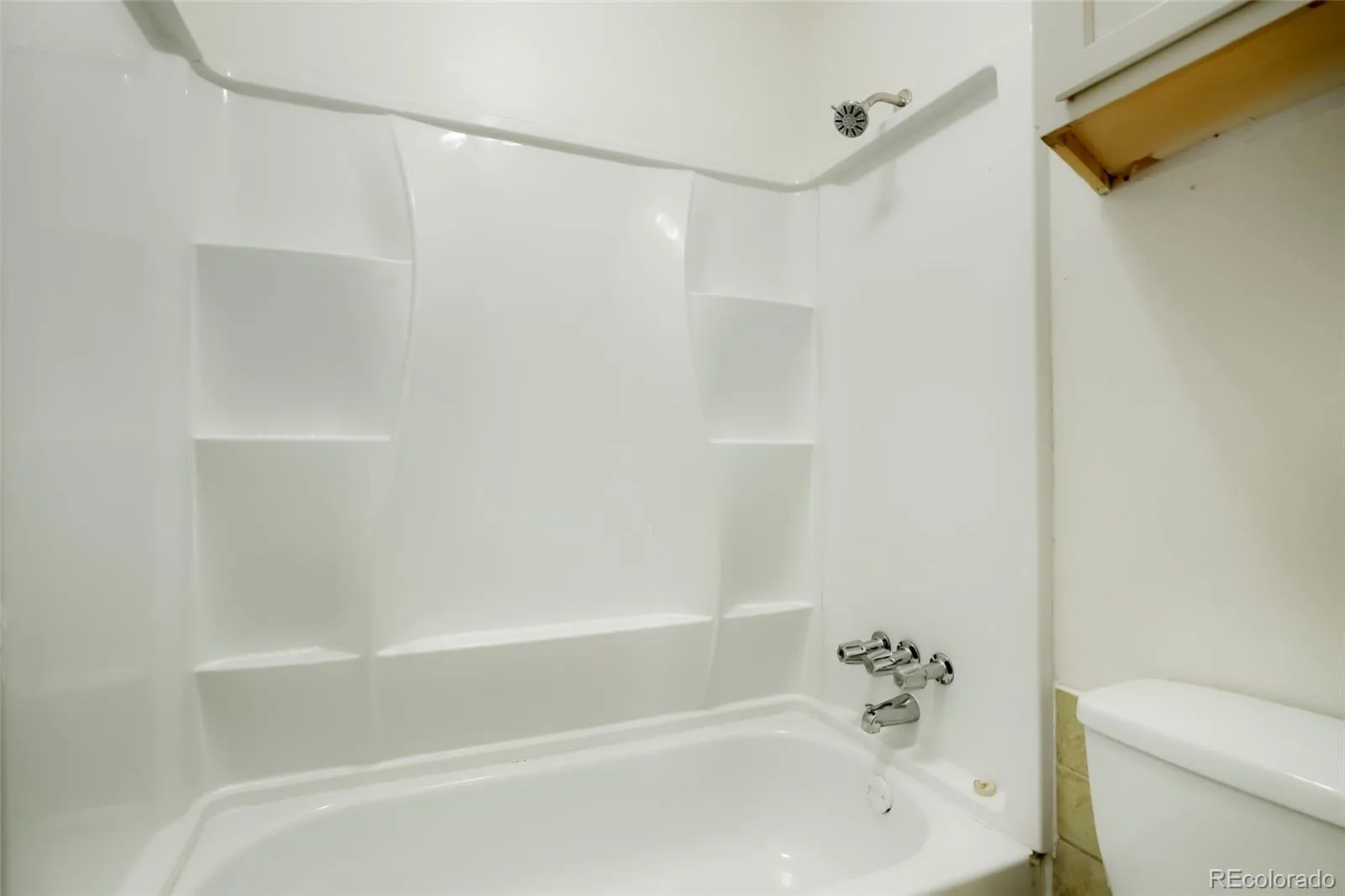 747 W 96th Avenue #12 Thornton CO 80260 MLS #REC6179661 06022026185219 1600 20