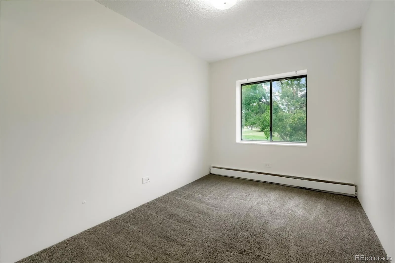 747 W 96th Avenue #12 Thornton CO 80260 MLS #REC6179661 06022026185219 1600 22