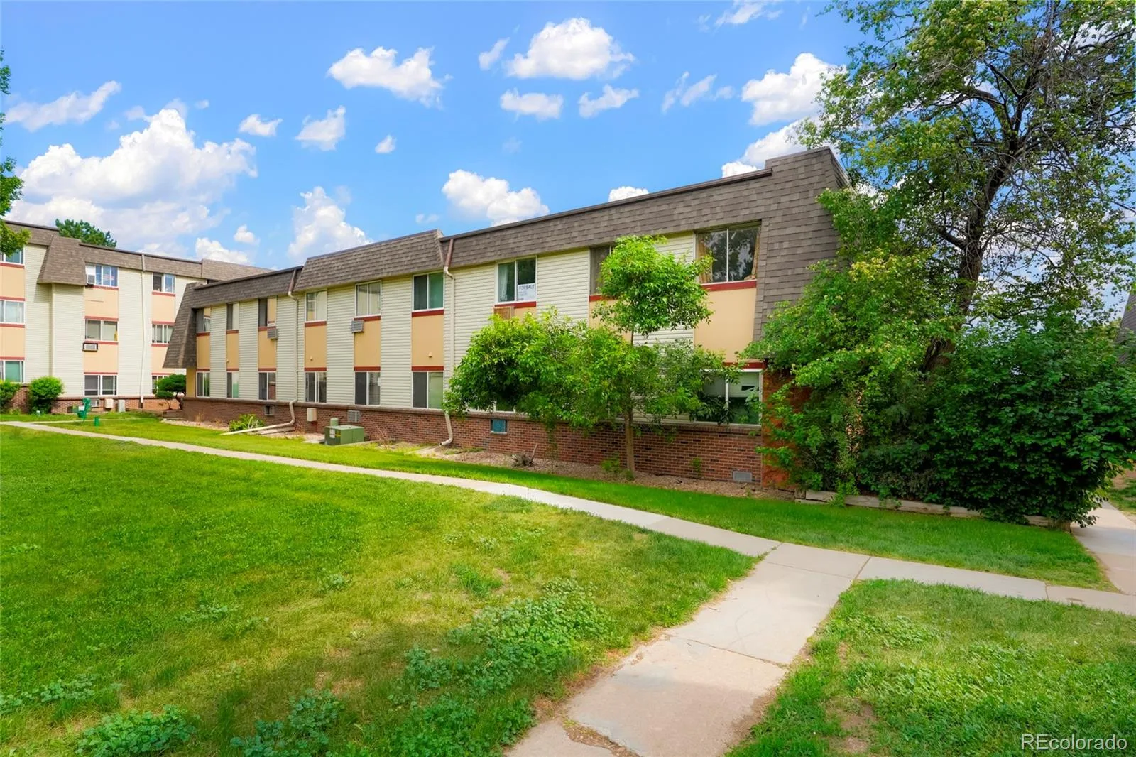 747 W 96th Avenue #12 Thornton CO 80260 MLS #REC6179661 06022026185219 1600 5