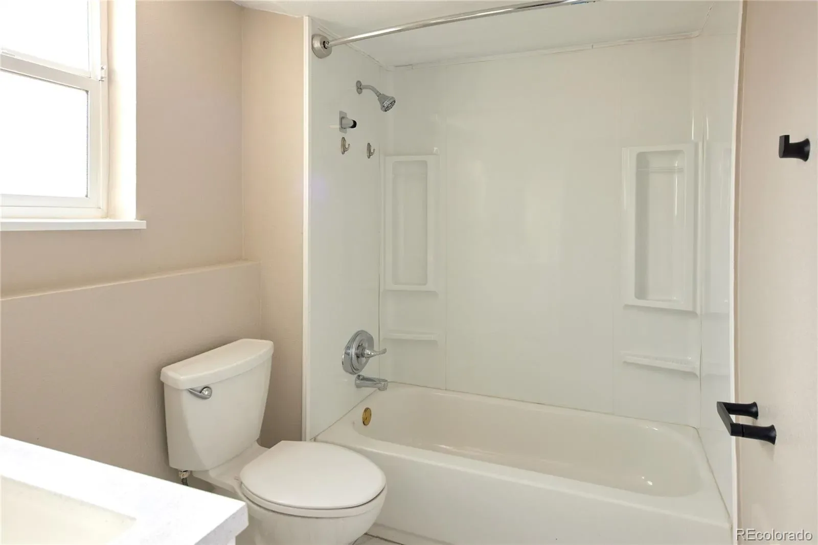 8060 W 9th Avenue #115 Lakewood CO 80214 | MLS #REC6180782 03172026130805 1600 20