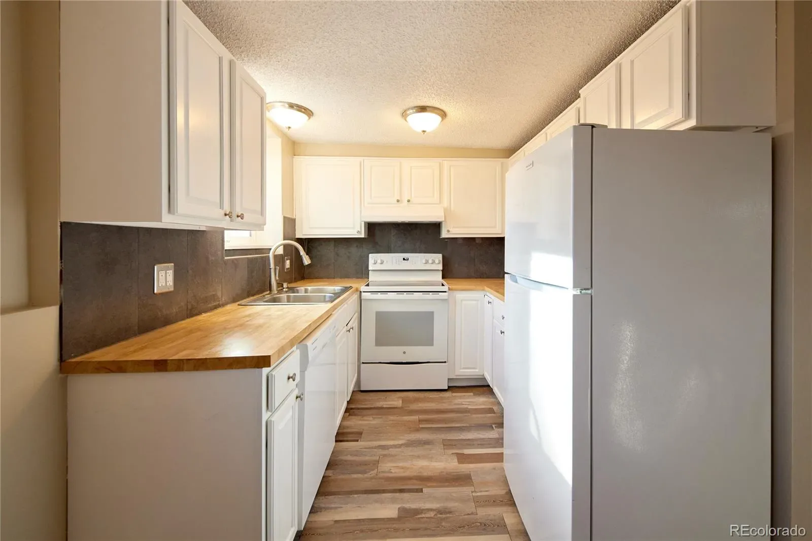 8060 W 9th Avenue #115 Lakewood CO 80214 | MLS #REC6180782 03172026130805 1600 7