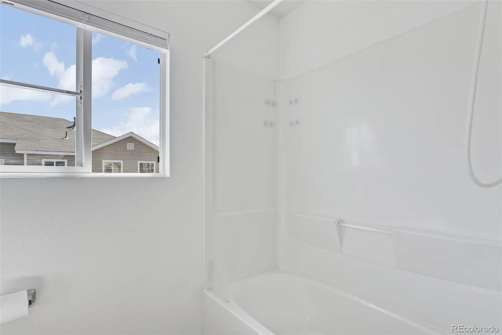 9758 Laredo Street #17E Commerce City CO 80022 MLS #REC6183964 04242026204017 1600 13