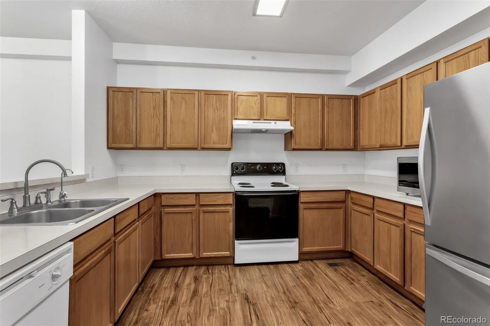 9758 Laredo Street #17E Commerce City CO 80022 MLS #REC6183964 04242026204017 1600 6