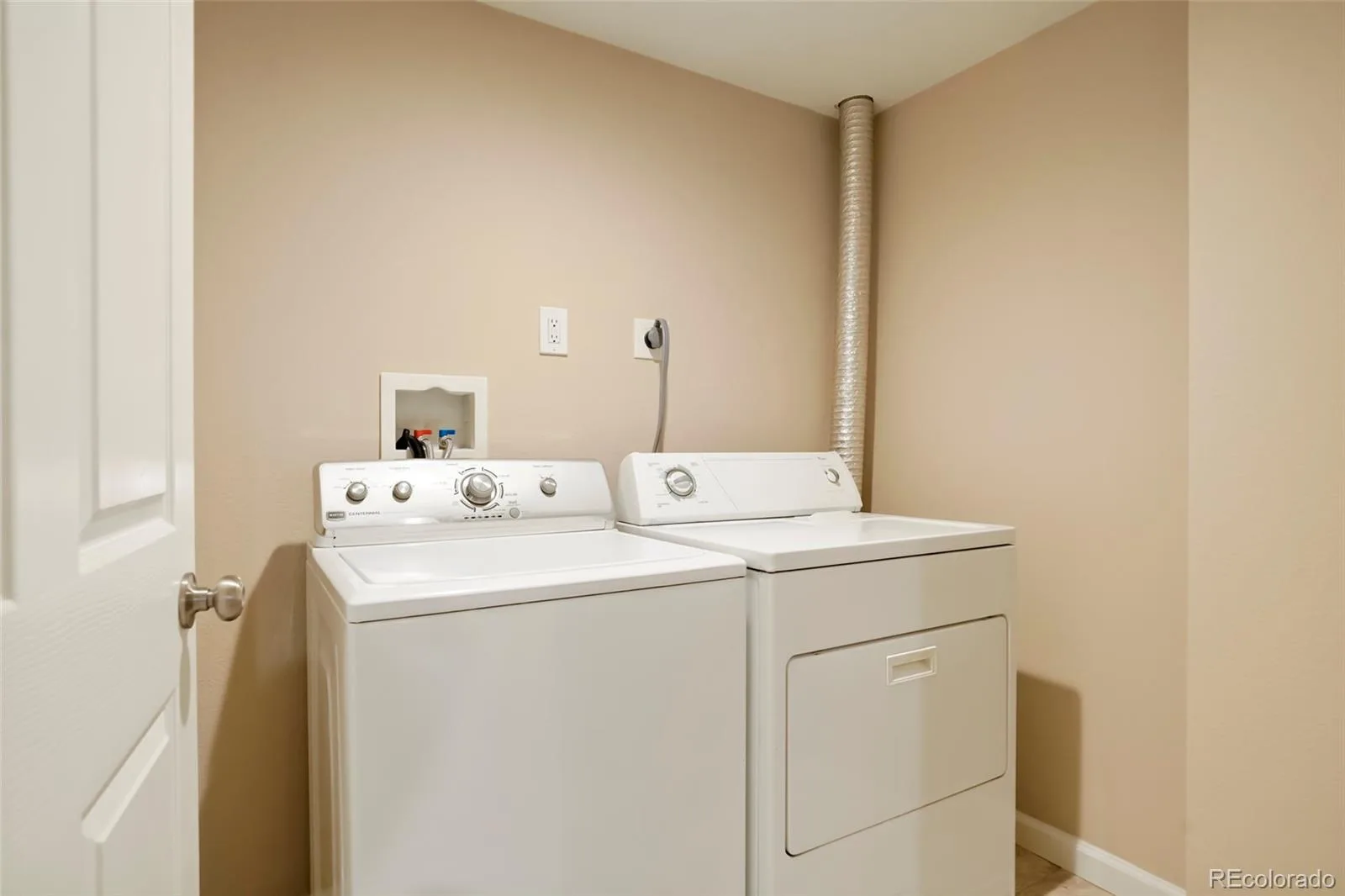 1415 S Fenton Street Denver CO 80232 | MLS #REC6186114 08282026033712 1600 29